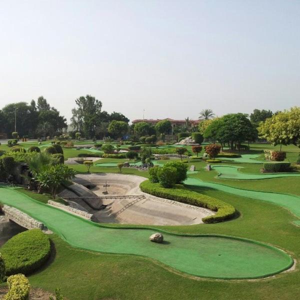 Northern Suites Bahria Town Равалпинди Екстериор снимка