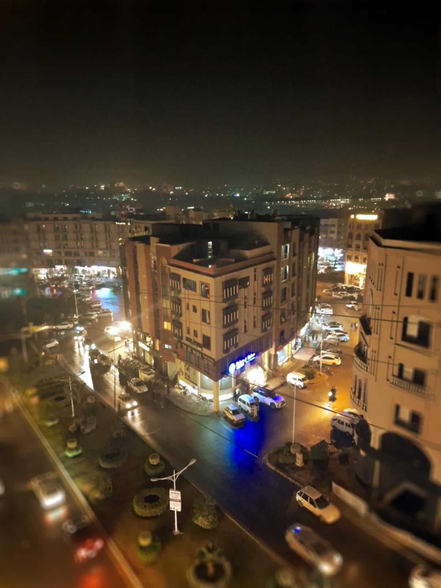 Northern Suites Bahria Town Равалпинди Стая снимка
