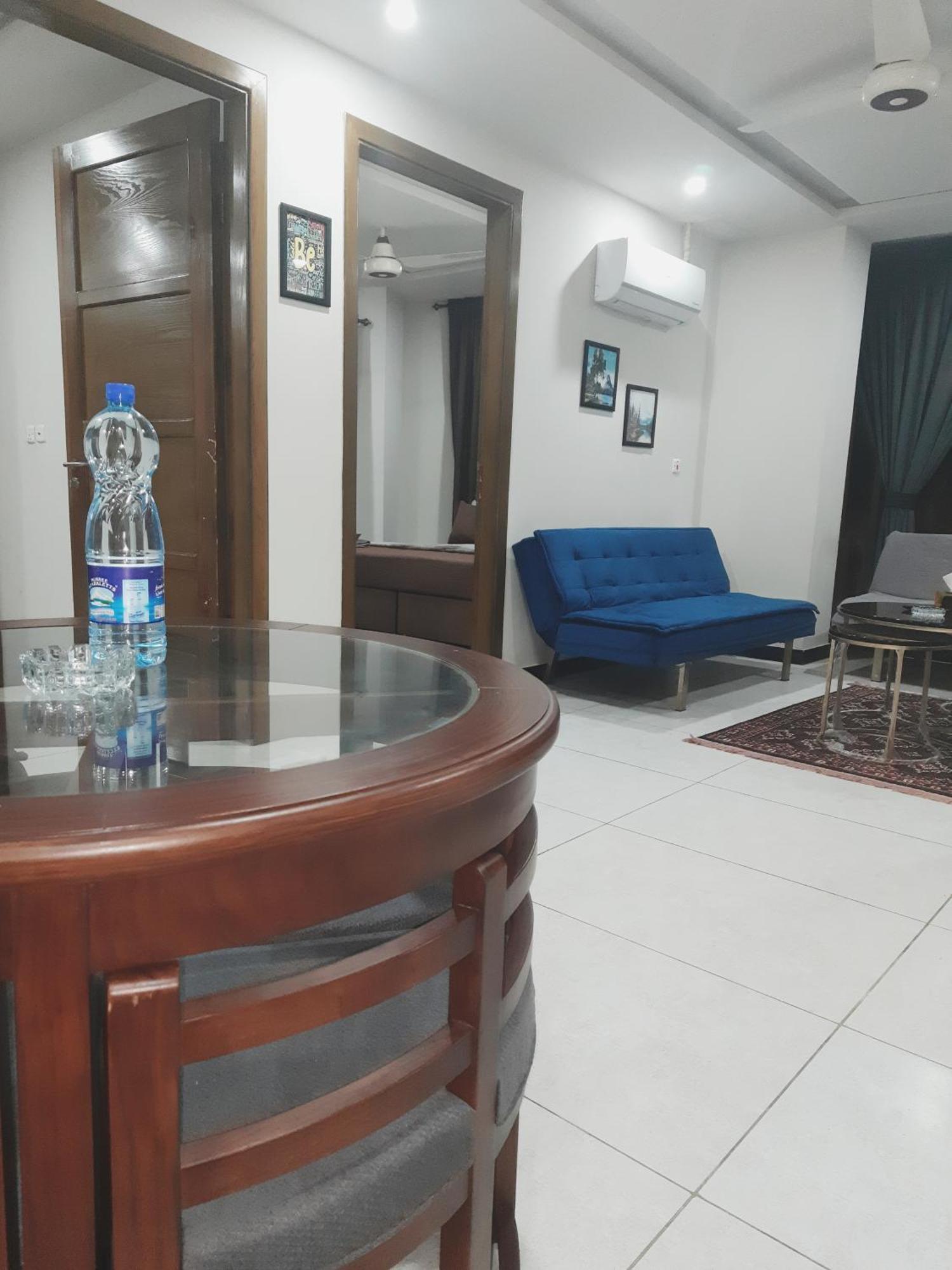 Northern Suites Bahria Town Равалпинди Стая снимка